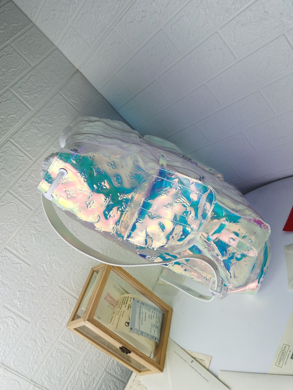 ルイヴィトンバッグ側面デザイン